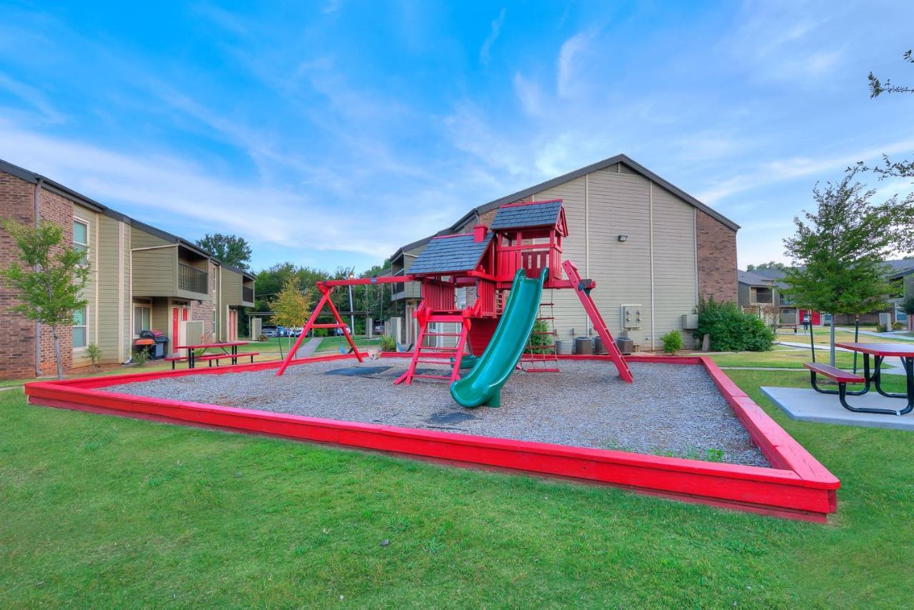 Ou Boomer, Pool, Gym, Hi Speed Wifi, One Mile To Ou & Stadium! Norman Exterior foto
